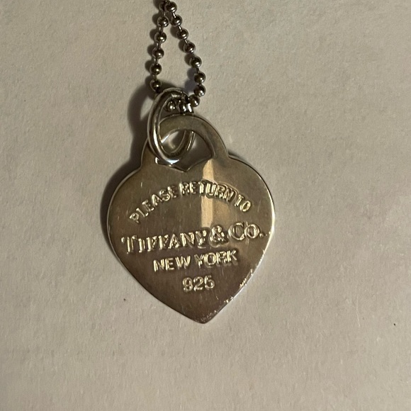Return to Tiffany Heart Tag Sterling Silver Pendant Necklace - Picture 6 of 9